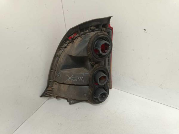 FEU ARRIERE GAUCHE TOYOTA STARLET P9 1996-1999 - Vue 2